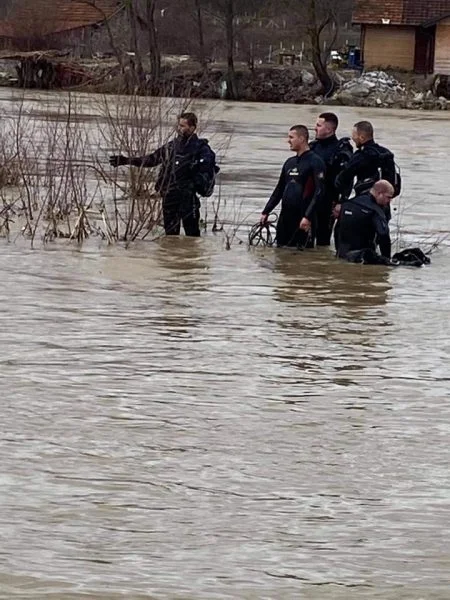 FSK bëri vlerësimin e disa zonave nëse ka helmim nga ajri në Deçan, por as aty nuk ka kontaminim