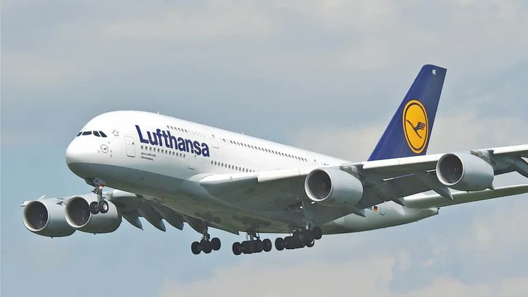 Respekti për LGBTI: Kompania e njohur e avionëve më nuk do t’i përshëndetë pasagjerët me ‚Zonja dhe Zotërinj‘