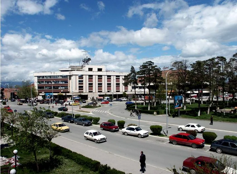 Tentoi ta vrasë një person pse nuk i dha informacione për gruan, ngritet aktakuzë ndaj gjakovarit