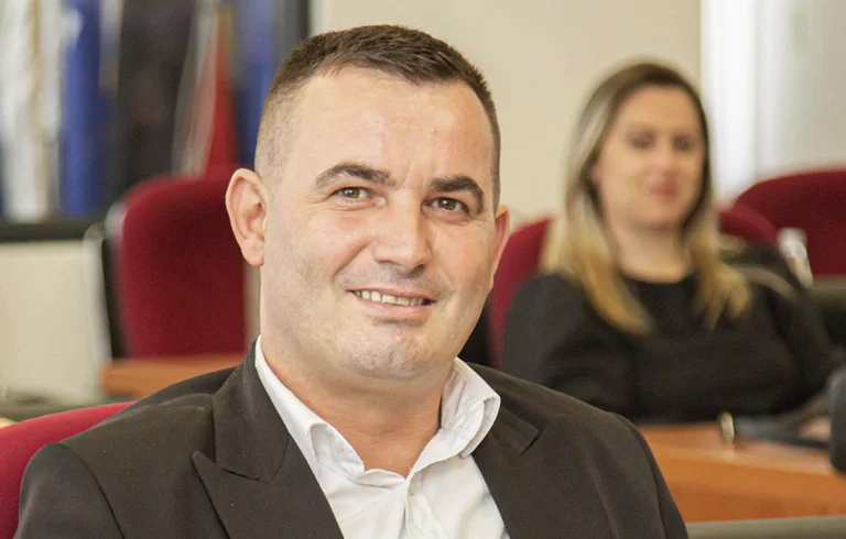 Aktivisti i njohur – Kurtit: A thua sa insulina vijnë me 500 euro