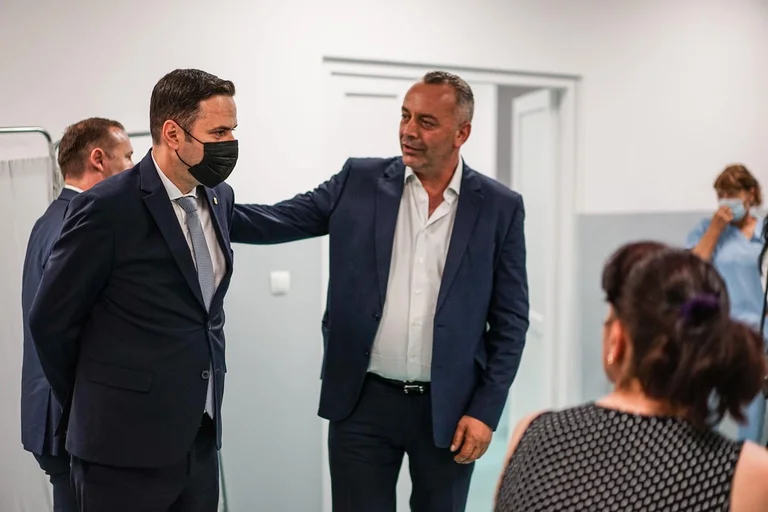 Abdixhiku nga Deçani: S’është koha për të bërë politike e gjueti fajtorësh, është koha për ndihmë