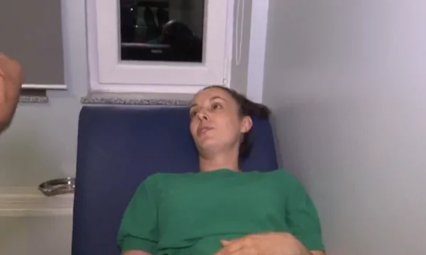 Qytetarja nga Deçani pranon trajtim mjekësor për të dytën herë brenda ditës – Tregon për simptomat që po përjeton