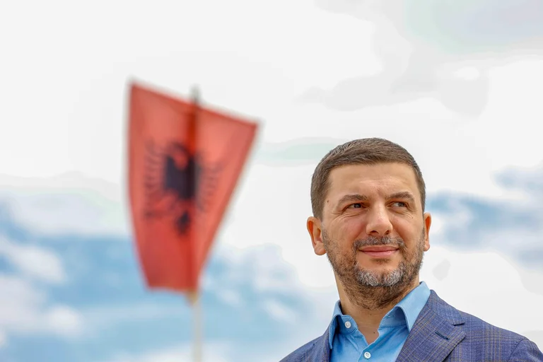 Memli Krasniqi për helmimet në Deçan: Qeveria u tregua neglizhente – duhet mobilizim urgjent