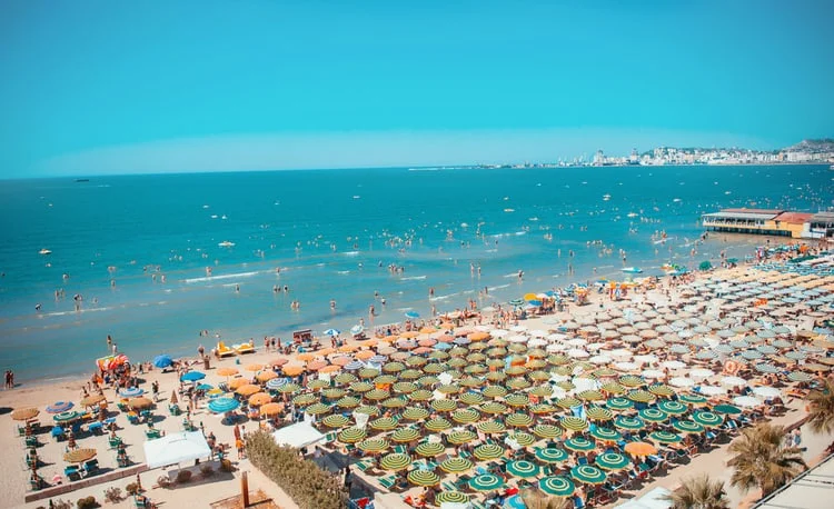 Një serb mbytet në detin e Durrësit