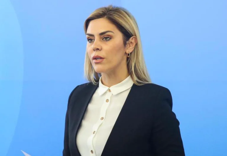 Blerta Deliu: Kurti të mos bredh nëpër ishujt grekë, ai dhe Arben Vitia po tregohen jonjerëzor përballë Deçanit