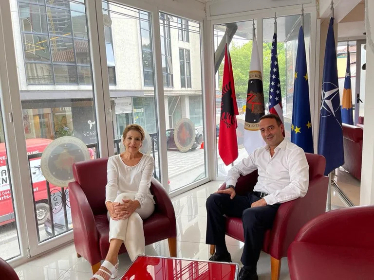 Vasilika Zotaj-Asllani kandidate për Asamble në Prishtinë, Haradinaj: Listë me ekspertë dhe njerëz të devotshëm