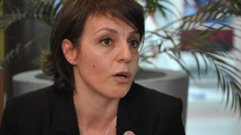 Donika Gërvalla Shwarz mbështet Vjosa Osmanin në mesazhin shantzhues: Valdete Daka e politizuar