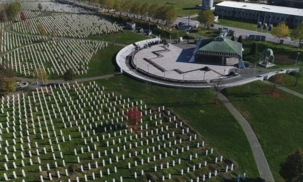 26 vjet nga masakra e Srebrenicës