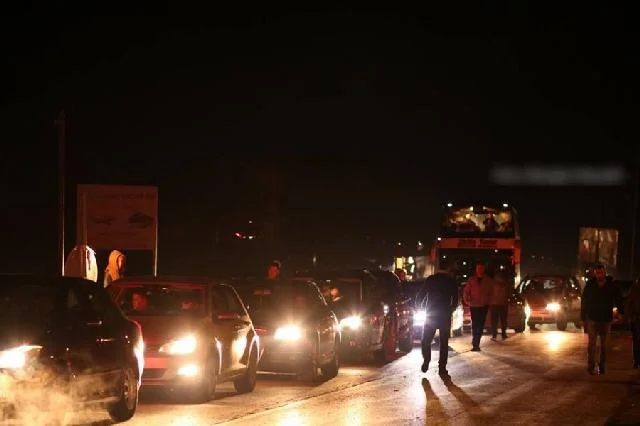 Gjendja nëpër vendkalimet kufitare, sa kohë po u bie të presin mërgimtarëve