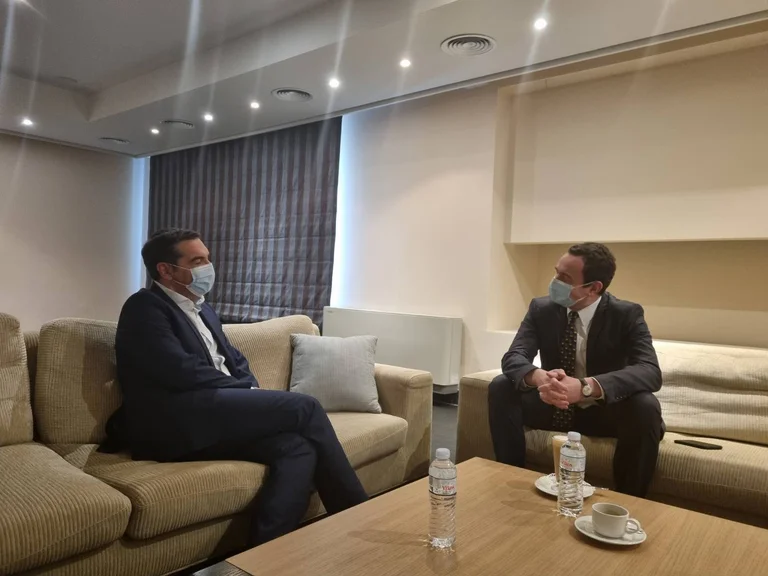Kurti takon Tsiprasin, flasin për mundësitë e bashkëpunimit