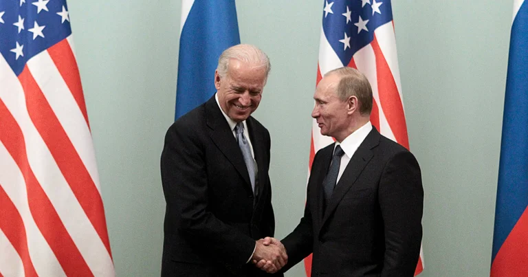 Biden e telefonon Putinin, ia bën një kërkesë