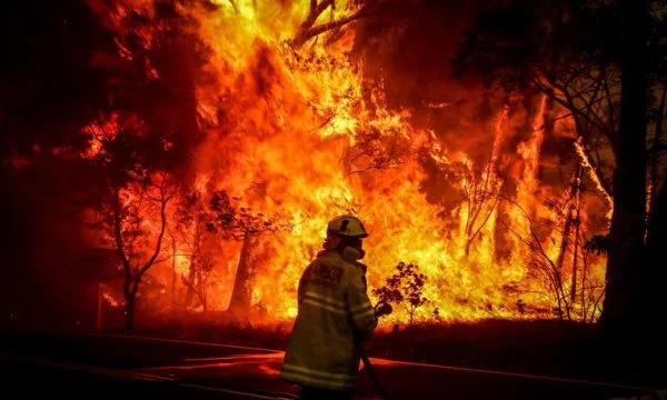 Zjarri ua merr jetën 52 punëtorëve në një fabrikë në Bangladesh