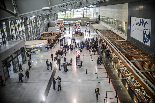 Mërgimtarët dynden për në Kosovë, 50 aeroplanë vetëm sot drejt Prishtinës