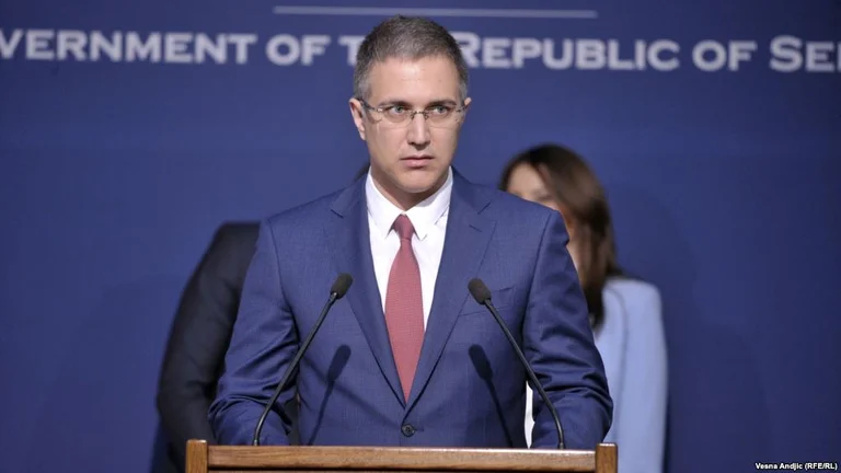 Stefanoviq i reagon Osmanit pasi tha se nëse ushtria serbe e kalon kufirin ajo do të përballet me ushtrinë amerikane