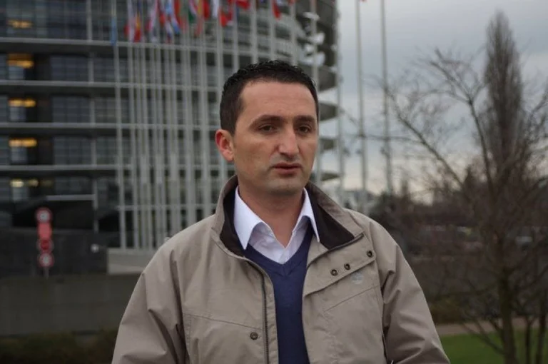 Reagon drejtori i RTK-së pasi u shkarkua Bordi: Kjo është e frikshme për demokracinë