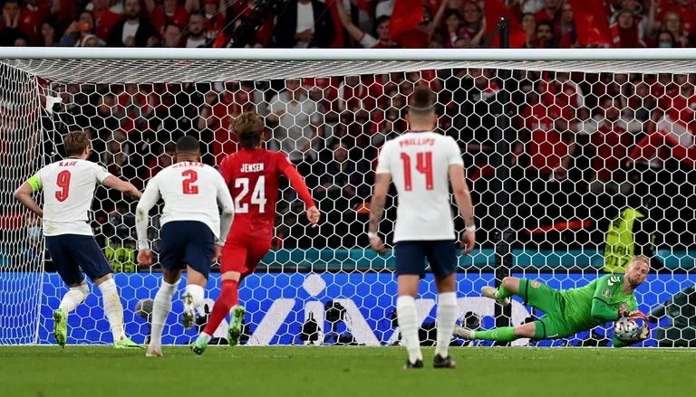 UEFA fillon hetimet për ndeshjen Angli-Danimarkë