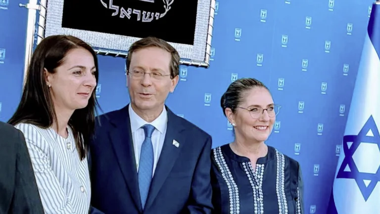 Ambasadorja Demiri merr pjesë në betimin e Presidentit të ri izraelit, Isaac Herzog