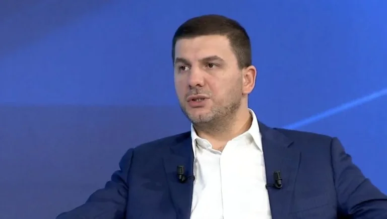 Memli Krasniqi: Nëse dikush di me i njeh tri punë që i ka kry Qeveria Kurti, unë jam i lumtur