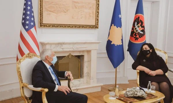 Osmani attende il generale Clark all'incontro: la vostra confessione per il Kosovo deve continuare ad essere ascoltata in tutto il mondo