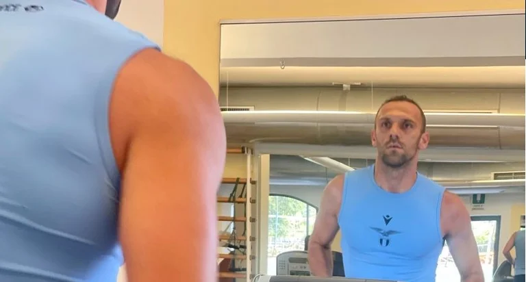 Vedat Muriqi revient à Rome après des vacances, passe des tests médicaux