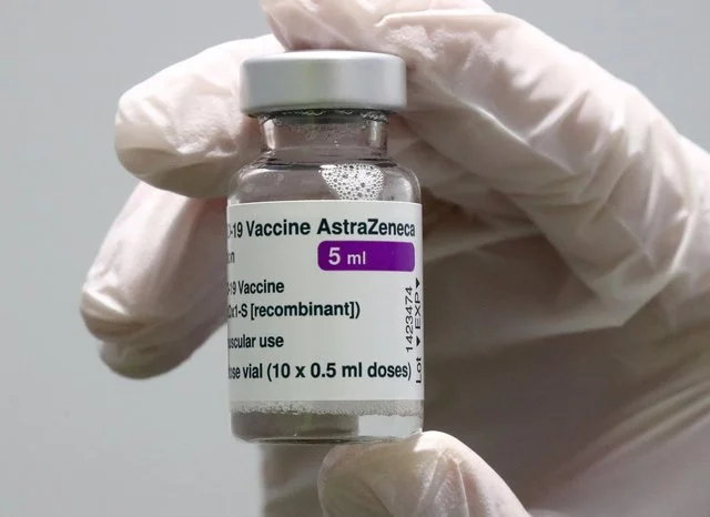 Infectologue Ramadani: AstraZeneca est un très bon vaccin, efficace comme Pfizer
