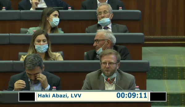 Nalu-nau-nau: Il enflamme l'atmosphère à l'assemblée de Hakki Abazi
