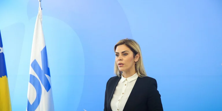 Deliu: Vasfije Krasniqi a entendu le Congrès américain, mais Albin Kurti n'a pas le temps d'écouter