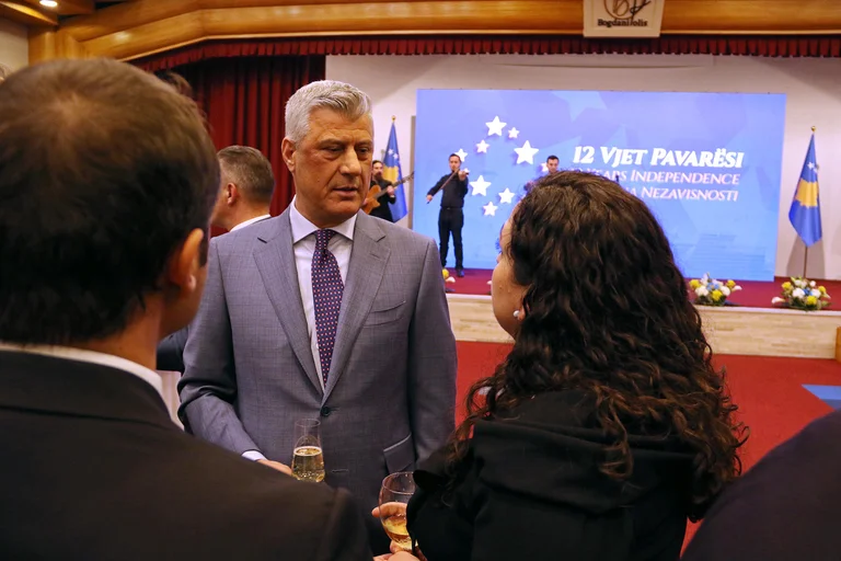 Vjosa Osmani refuzon ta ftojë Presidentin në seancën ku do të votohet Qeveria Hoti