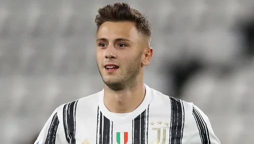Offizieller: Albanischer Angreifer geht von Juventus nach Tirol