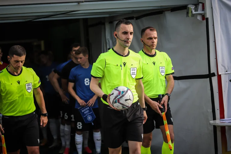 Historique : les juges du Kosovo partagent pour la première fois la justice à la Ligue des Champions