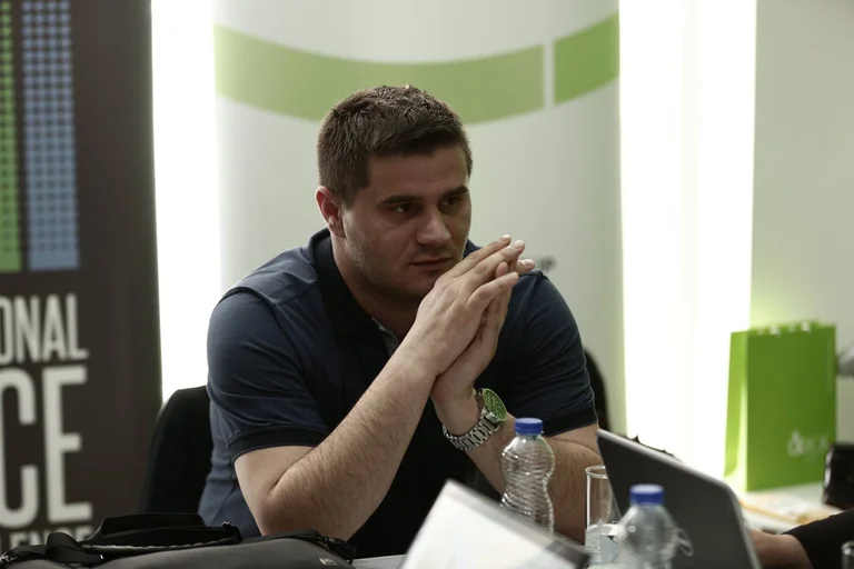 Oluri: Dentro de VVU se ha librado una lucha interna entre grupos de interés