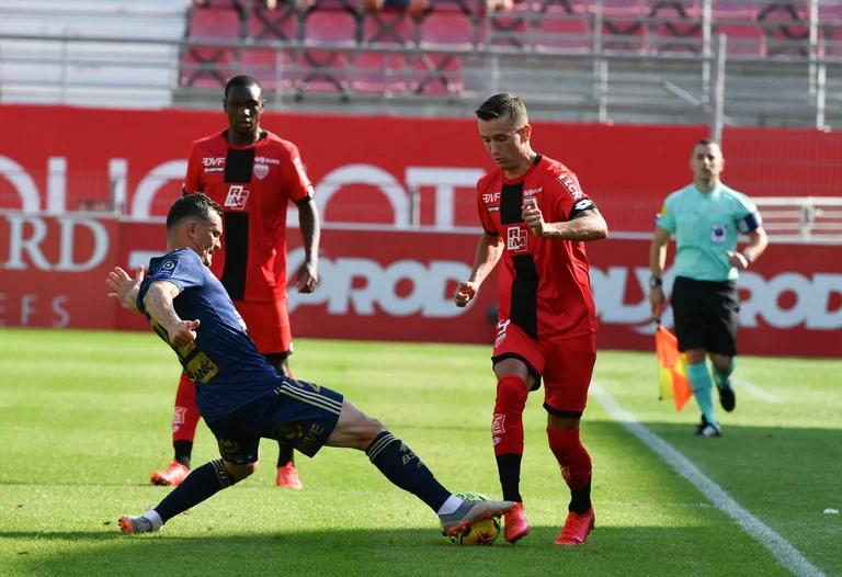 Bersant Celine wird verdient von dem englischen Club gesucht, warnt den Transfer