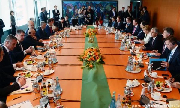 Merkel réunit les premiers ministres des pays des Balkans occidentaux pour la dernière fois aujourd'hui
