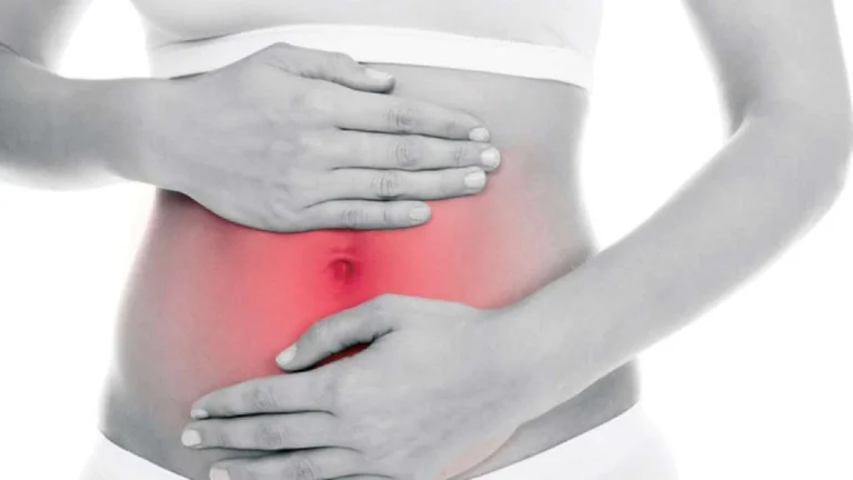 Was Sie essen müssen, um geschwollene Magen während des Sommers zu vermeiden