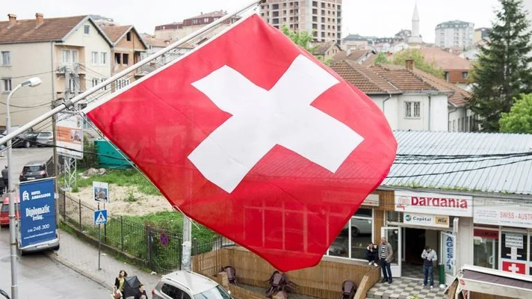 Schweiz Botschaft im Kosovo gibt Ankündigung über die Ernennung von Visa Begriff