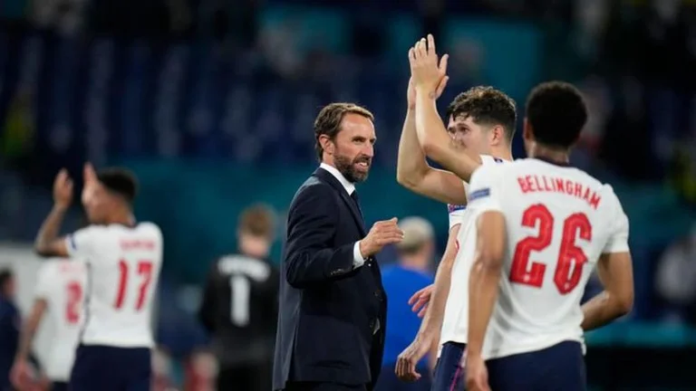 Southgate habla después de llegar a la semifinal: Es fabuloso para nuestro país.