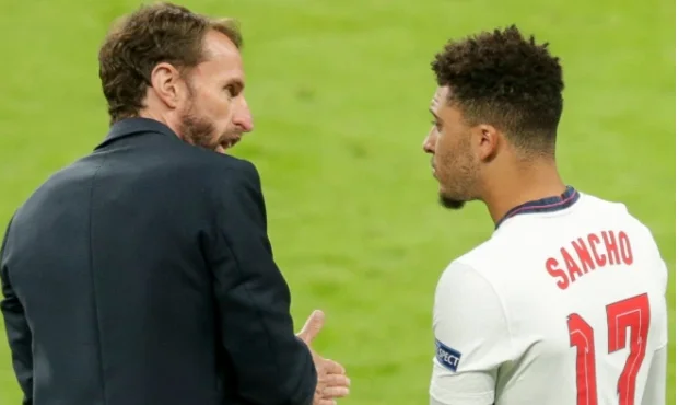 Southgate montre pourquoi elle a finalement activé Jadon Sanchon comme lanceur