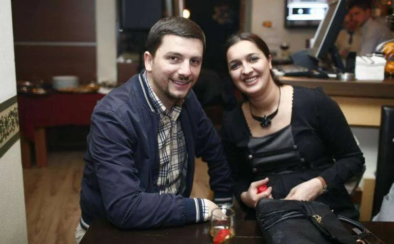 La donna si congratula con Memli Krasniqi con quelle parole