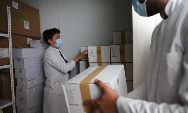 Norwegische Spende kommt bei 182 tausend 900 AstraZeneca Impfstoffen in Kosovo