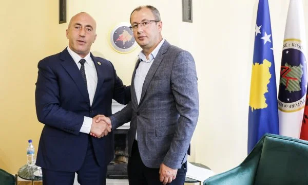 AAK presenta a Lipjan presidente