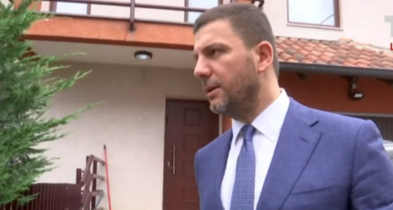 Memli Krasniqi habla antes del comienzo de la Convención: No esperaba este día.