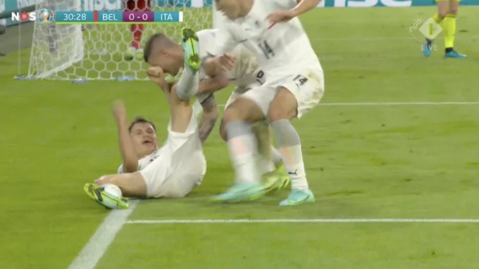 C'EST UNE LIAAAA: IkkyenQUYBEENYccolo Barella