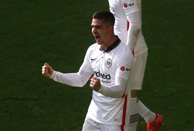 Official: Andre Silva wird auf Bundesligla-Giganten übertragen