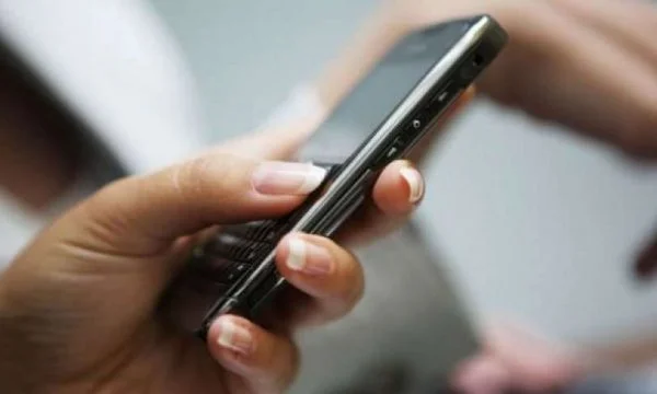 My girlfriend erased the messages in FBF, he slaps the slap: Court sentences it at 300 euros plus at the payment of the wig