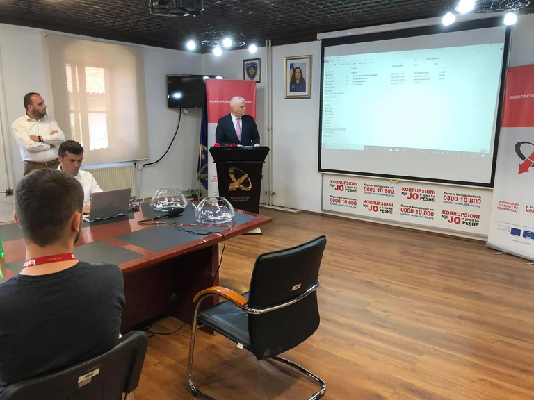 Bie loti: Anti-corruption Agency will fully control Albin Kurti and 953 other officials