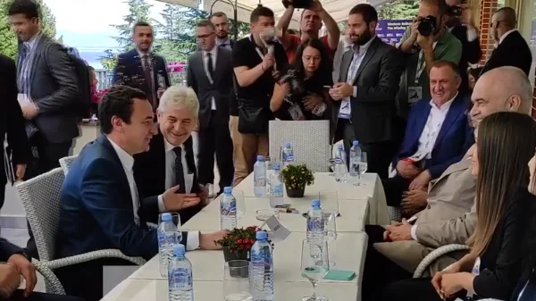 Prespa Forum: Kurt insieme ad Ali Ahmeti ed Edi Rama, ecco cosa ci si aspetta