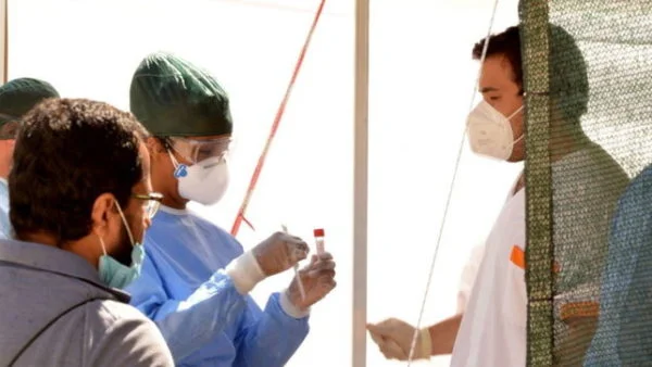 Otras 373 víctimas en Italia, 500.000 vacunas en un día