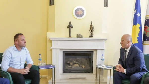 AAK nomina il candidato presidente Ferizaj