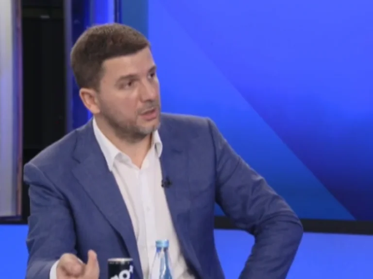 Krasniqi: Do të ishte nder ta kem në ekip Gent Cakajn