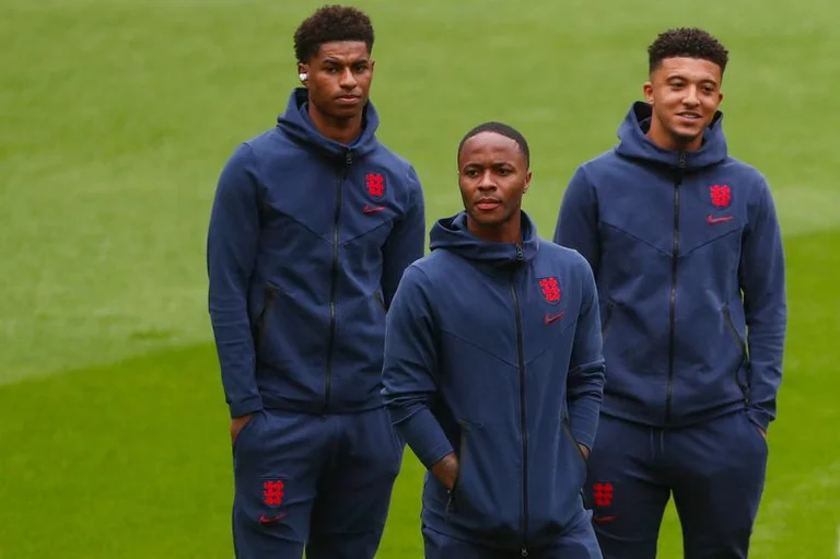 Jadon Sancho “ndezë” tifozët e Manchester United me përgjigjen që i bëri Marcus Rashfordit në Instagram